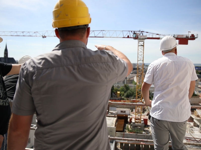 découvrez le rôle essentiel de l'employeur dans la garantie de la sécurité au travail. apprenez comment mettre en place des pratiques efficaces pour protéger la santé et le bien-être des employés tout en respectant la législation en vigueur.