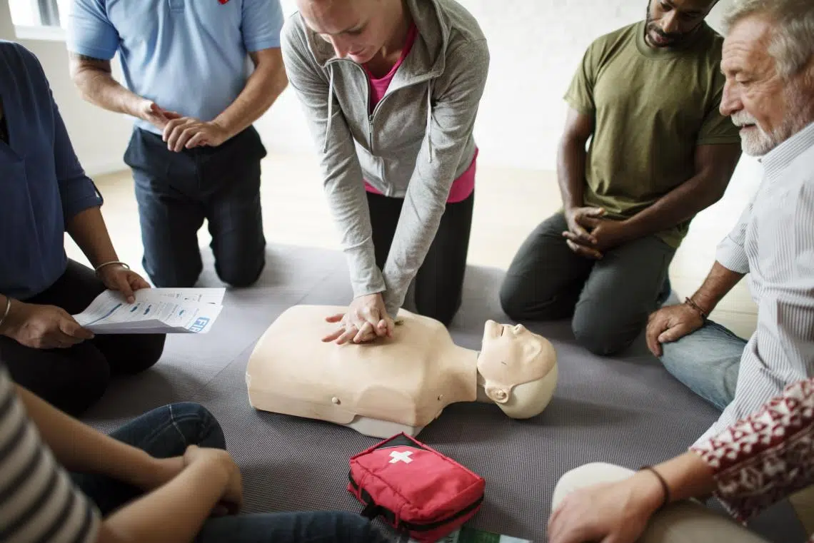 découvrez les différents types de formations en secourisme pour acquérir des compétences essentielles en premiers secours. que vous soyez débutant ou professionnel, nos cours adaptés vous permettront de réagir efficacement en cas d'urgence.